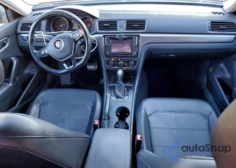 2017 Volkswagen Passat R-Line z USA, uszkodzony, nr VIN 1VWDT7A31HC061763